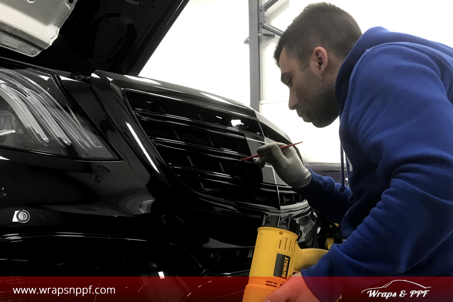 Wraps-PPF-Professionals-at-work-View-2 Wrapping process of Mercedes-Benz